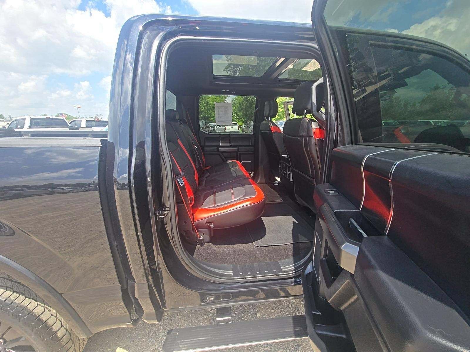 Used 2019 Ford F150 Lariat w/ Equipment Group 502A Luxury AWD/4WD image 11
