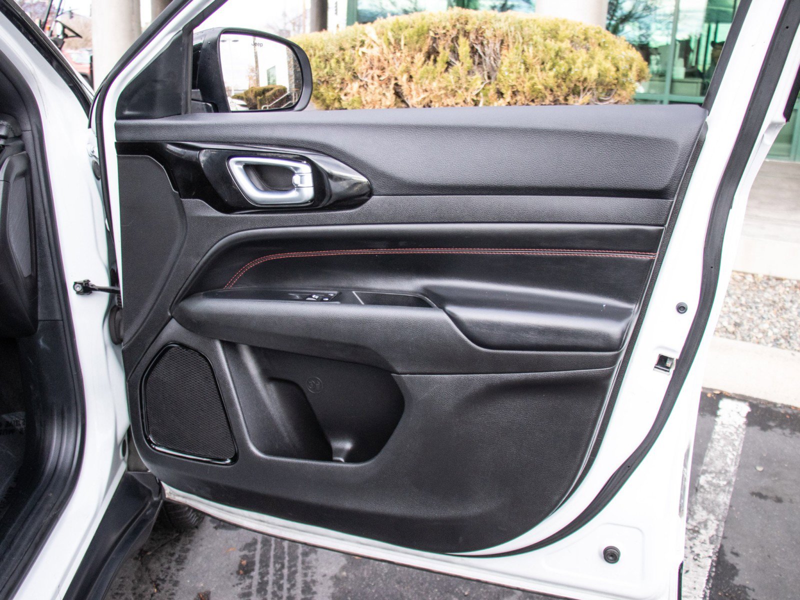 Used 2023 Jeep Compass Trailhawk image 20