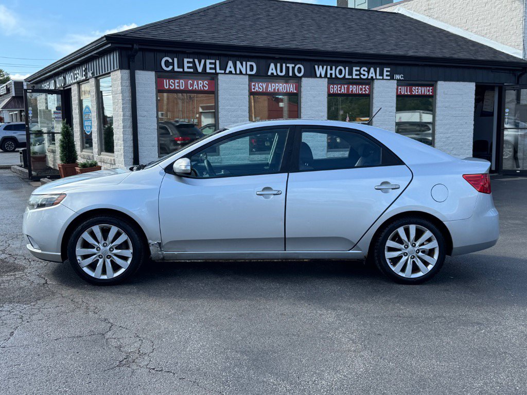 Used 2010 Kia Forte SX FWD image 2