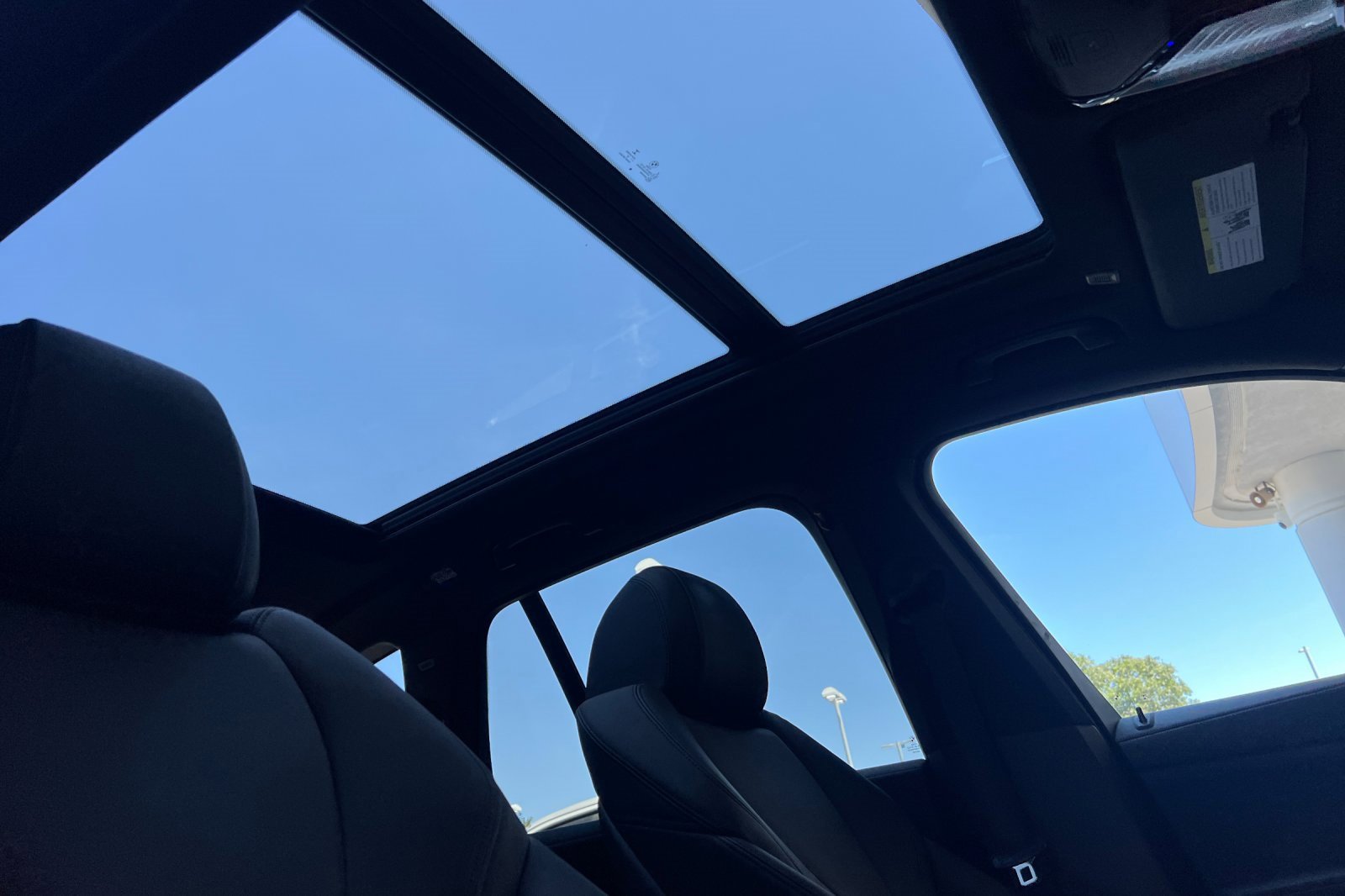 Used 2022 BMW X5 sDrive40i w/ Parking Assistance Package image 18