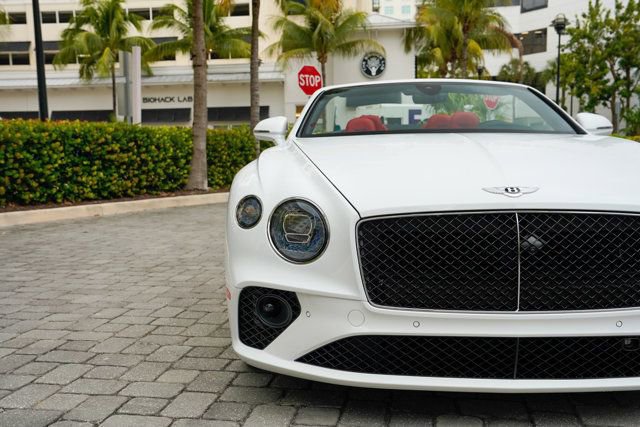 Used 2024 Bentley Continental GT V8 image 6