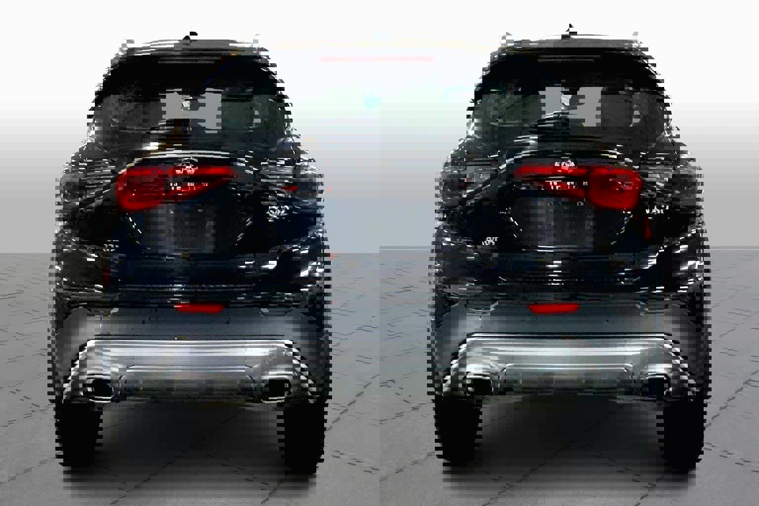 Used 2019 INFINITI QX30 LUXE w/ Navigation Package image 5