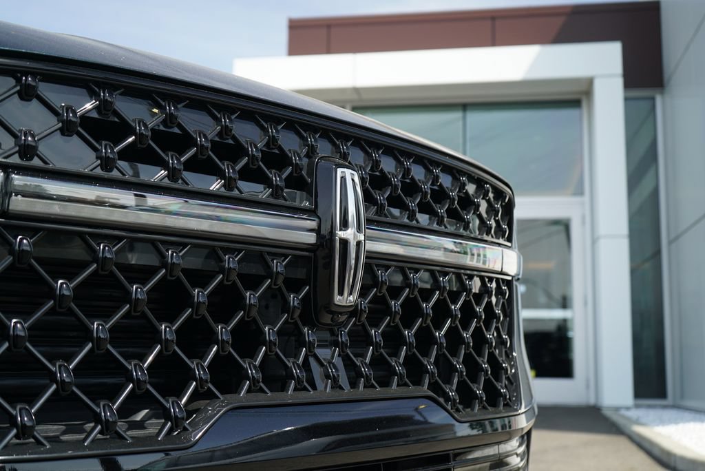 New 2026 Lincoln Navigator Reserve w/ Jet Appearance Package AWD/4WD image 33