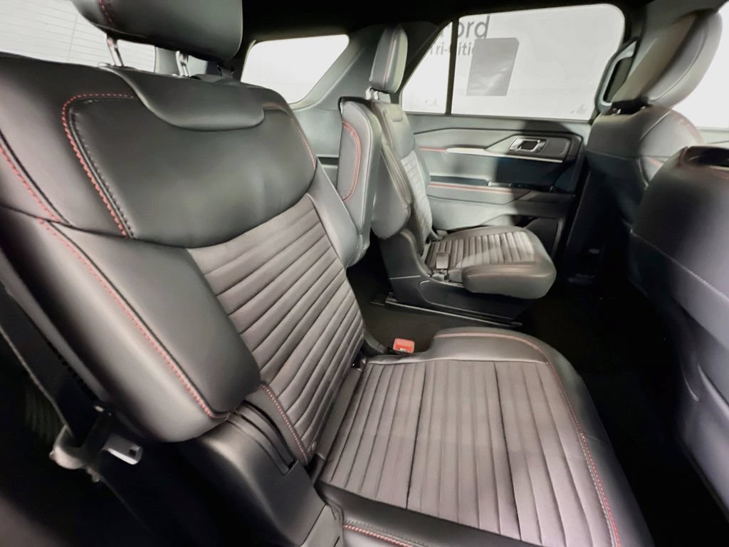 New 2026 Ford Explorer ST-Line w/ ST-Line Street Pack AWD/4WD image 17