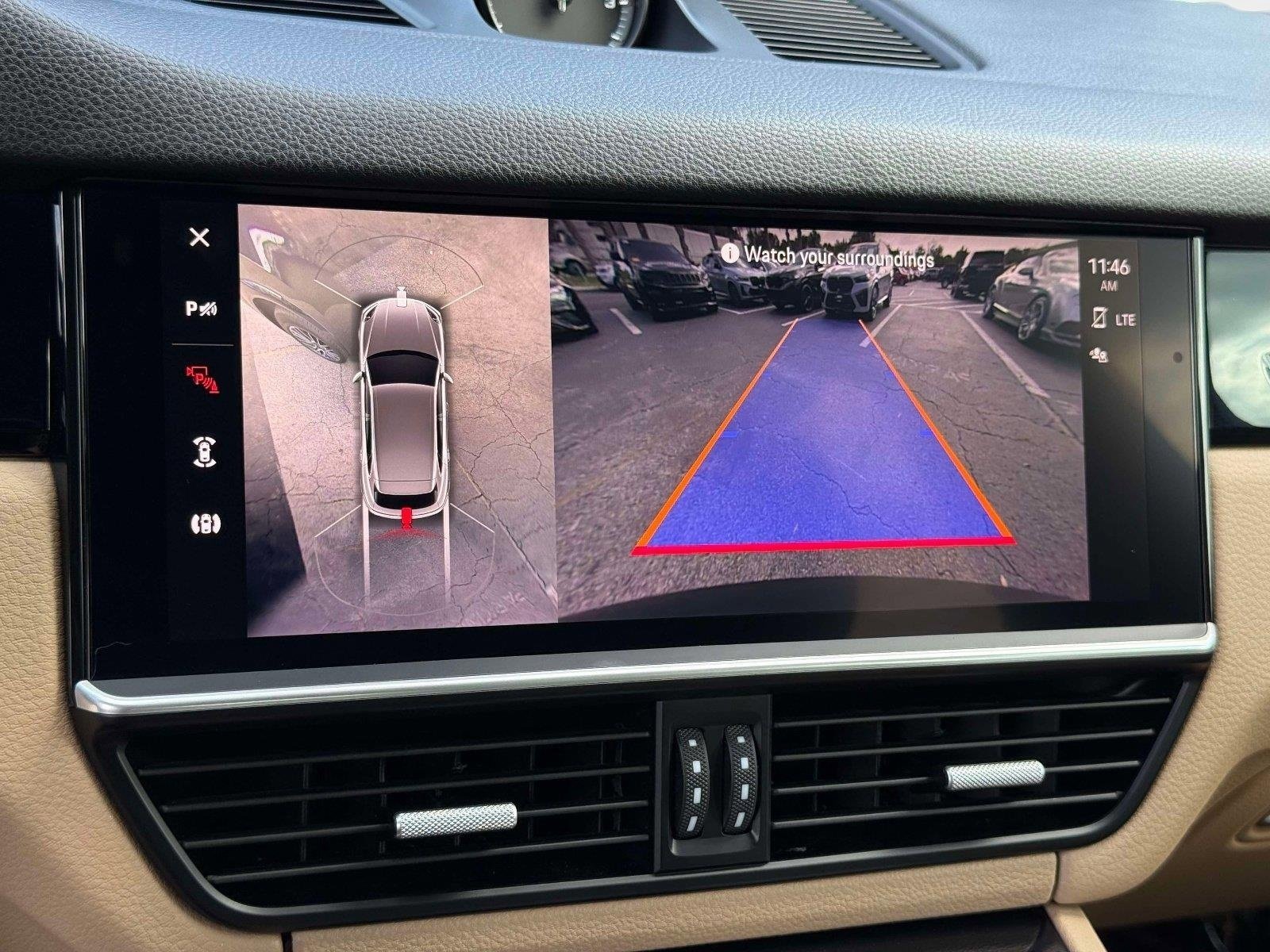 Used 2022 Porsche Cayenne w/ Premium Package image 49