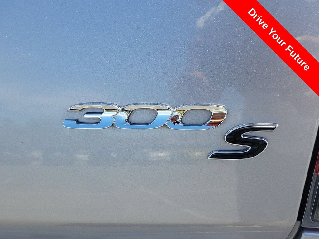 Used 2017 Chrysler 300 S w/ 300S Premium Group 2 RWD image 31