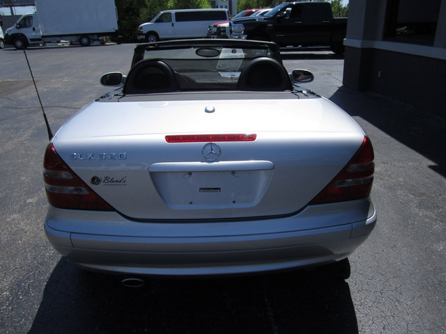 Used 2001 Mercedes-Benz SLK 320 image 12