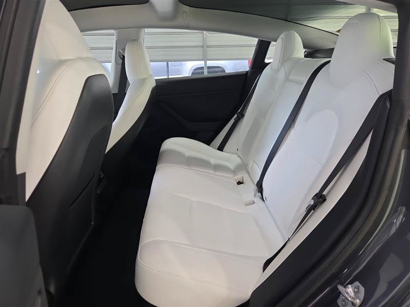 Used 2023 Tesla Model 3 Standard Range RWD image 3