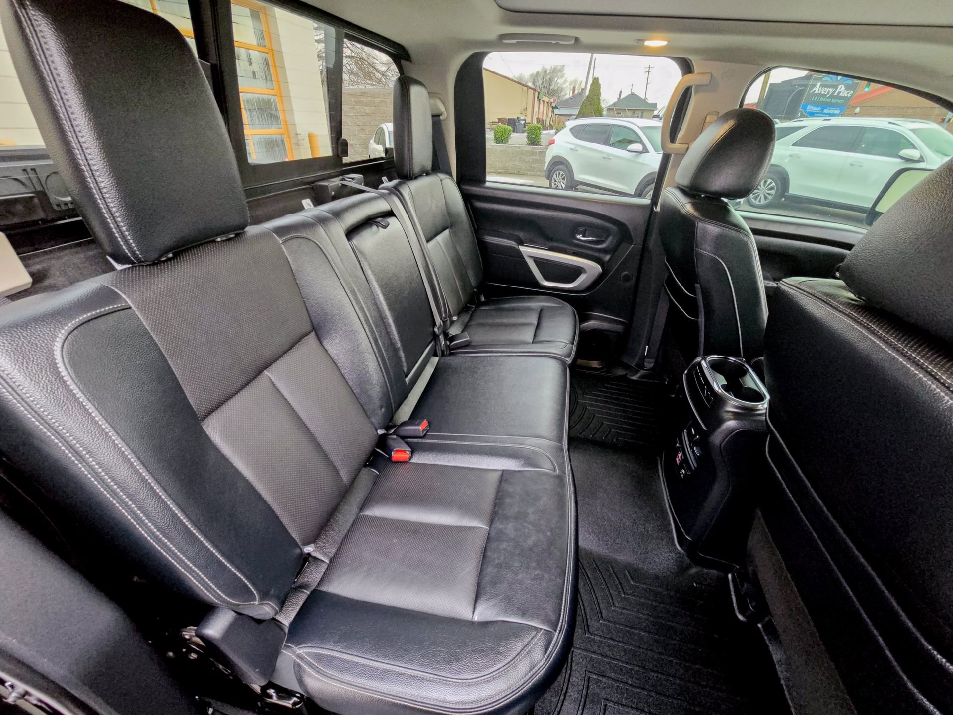 Used 2021 Nissan Titan SL w/ Moonroof Package image 29