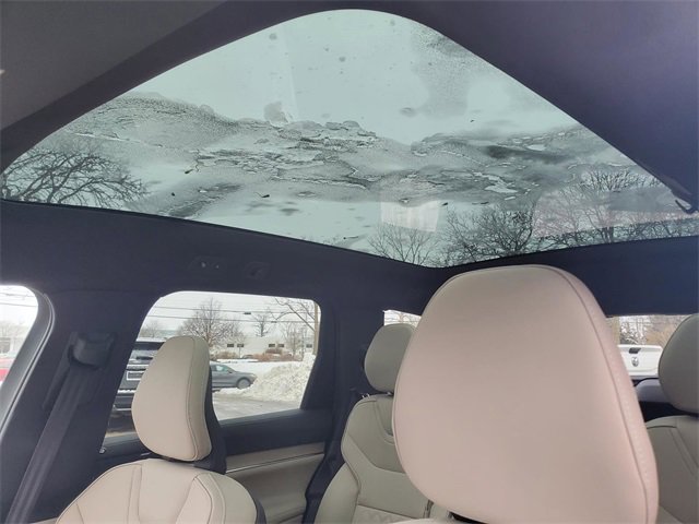 New 2025 Volvo EX90 Plus w/ Protection Package Premier image 13