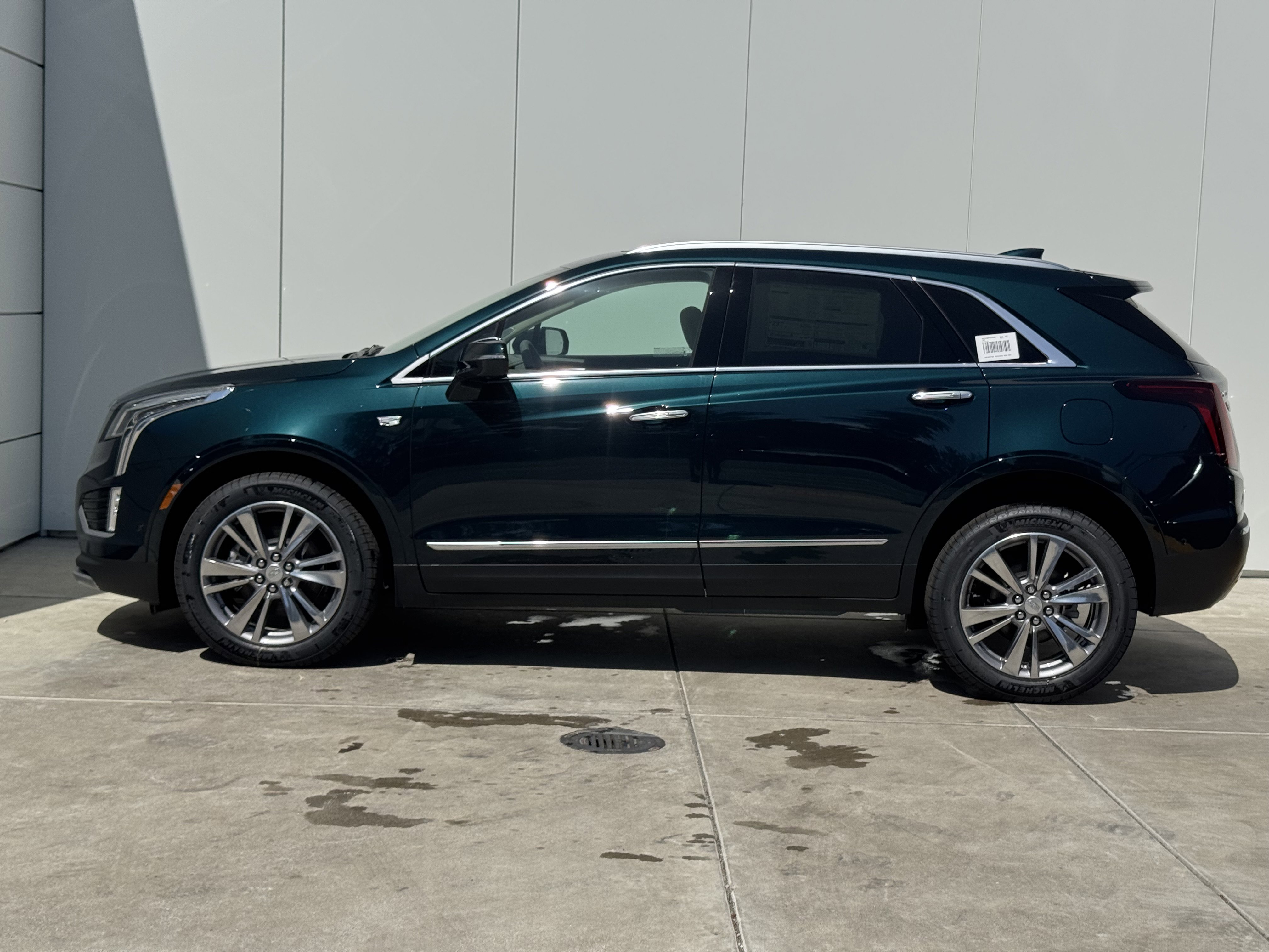 New 2025 Cadillac XT5 Premium Luxury w/ Technology Package AWD/4WD image 5