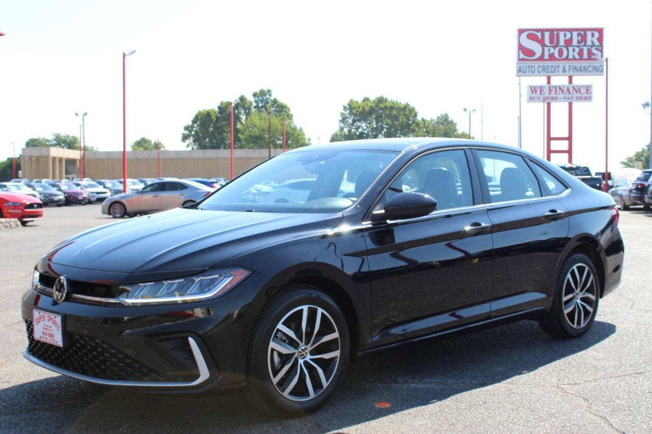 Used 2025 Volkswagen Jetta SE image 7