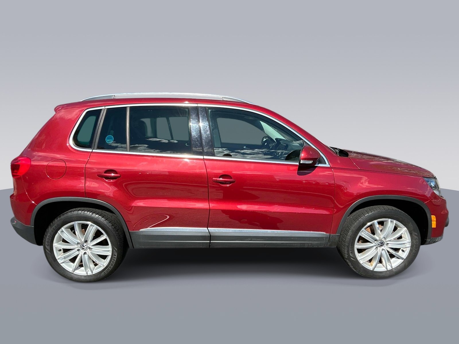 Used 2012 Volkswagen Tiguan S AWD/4WD image 2