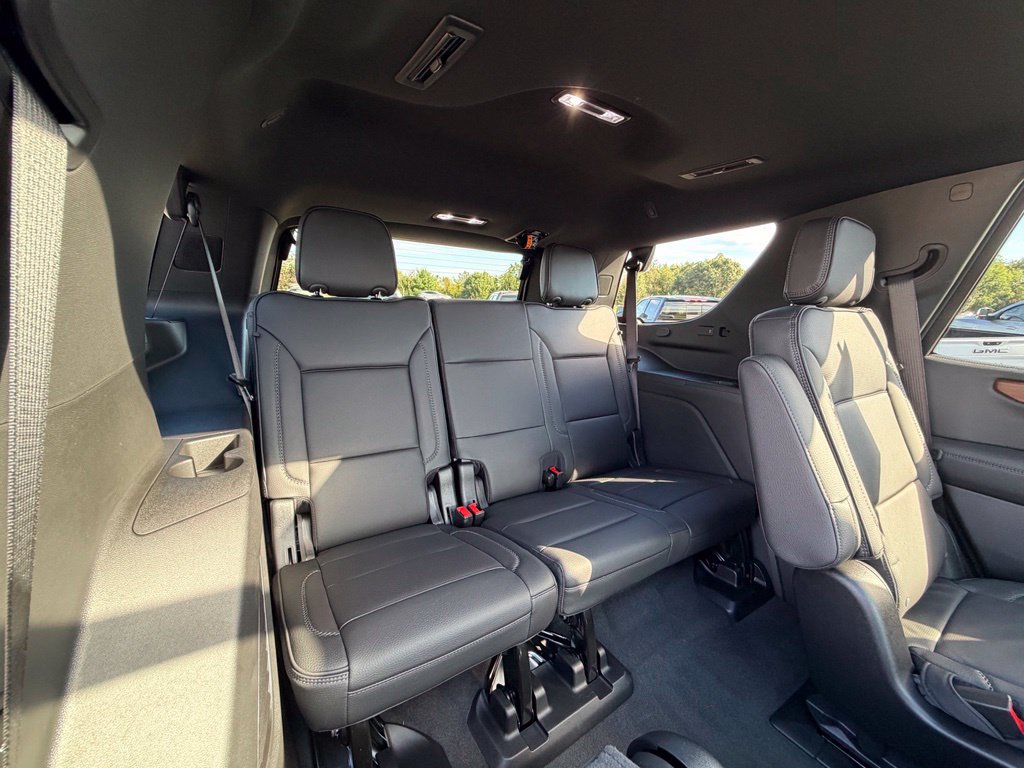 Used 2026 GMC Yukon Denali w/ Sun & Power Step Package AWD/4WD image 26