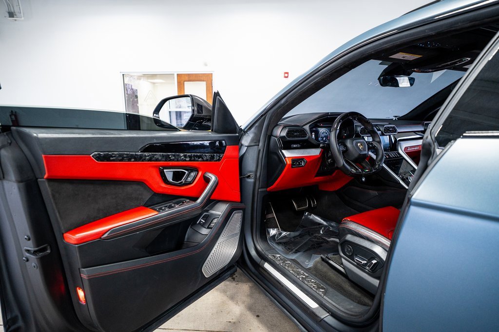 Used 2020 Lamborghini Urus image 41