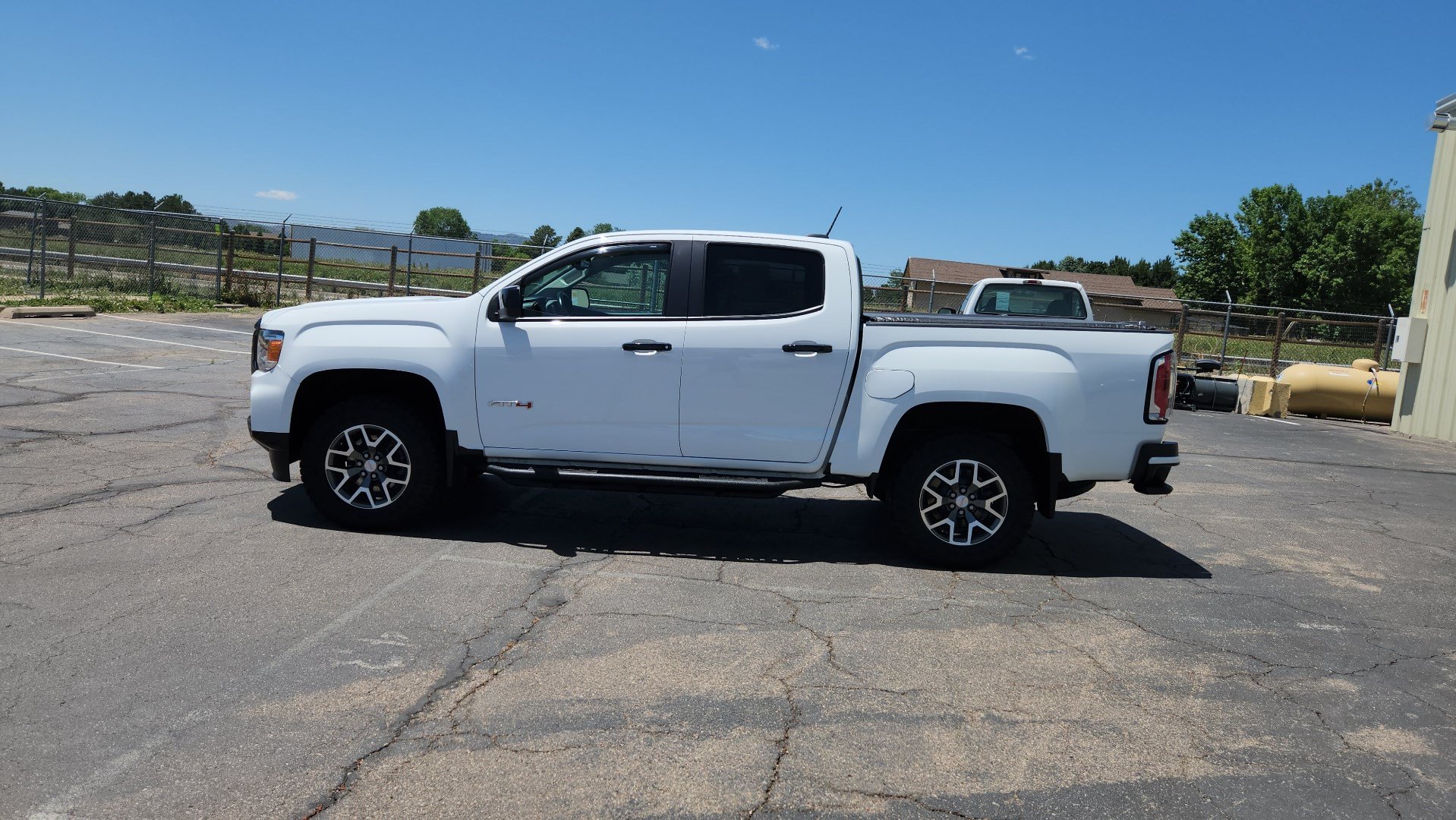 Used 2021 GMC Canyon AT4 w/ Driver Alert Package AWD/4WD image 5