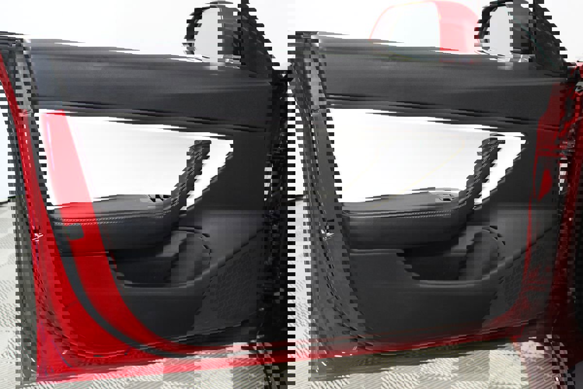 Used 2018 Tesla Model 3 Performance image 6