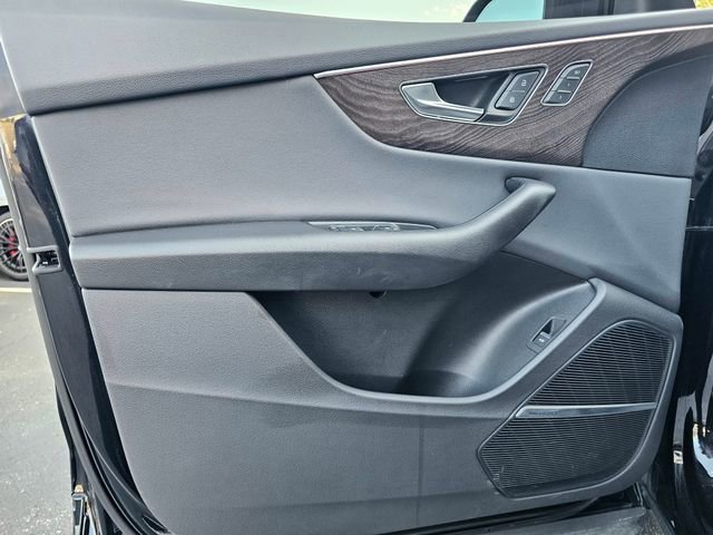 Used 2020 Audi Q8 Premium Plus w/ Premium Plus Package AWD/4WD image 20