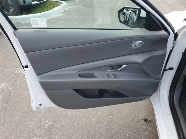 Used 2024 Hyundai Elantra SEL image 9