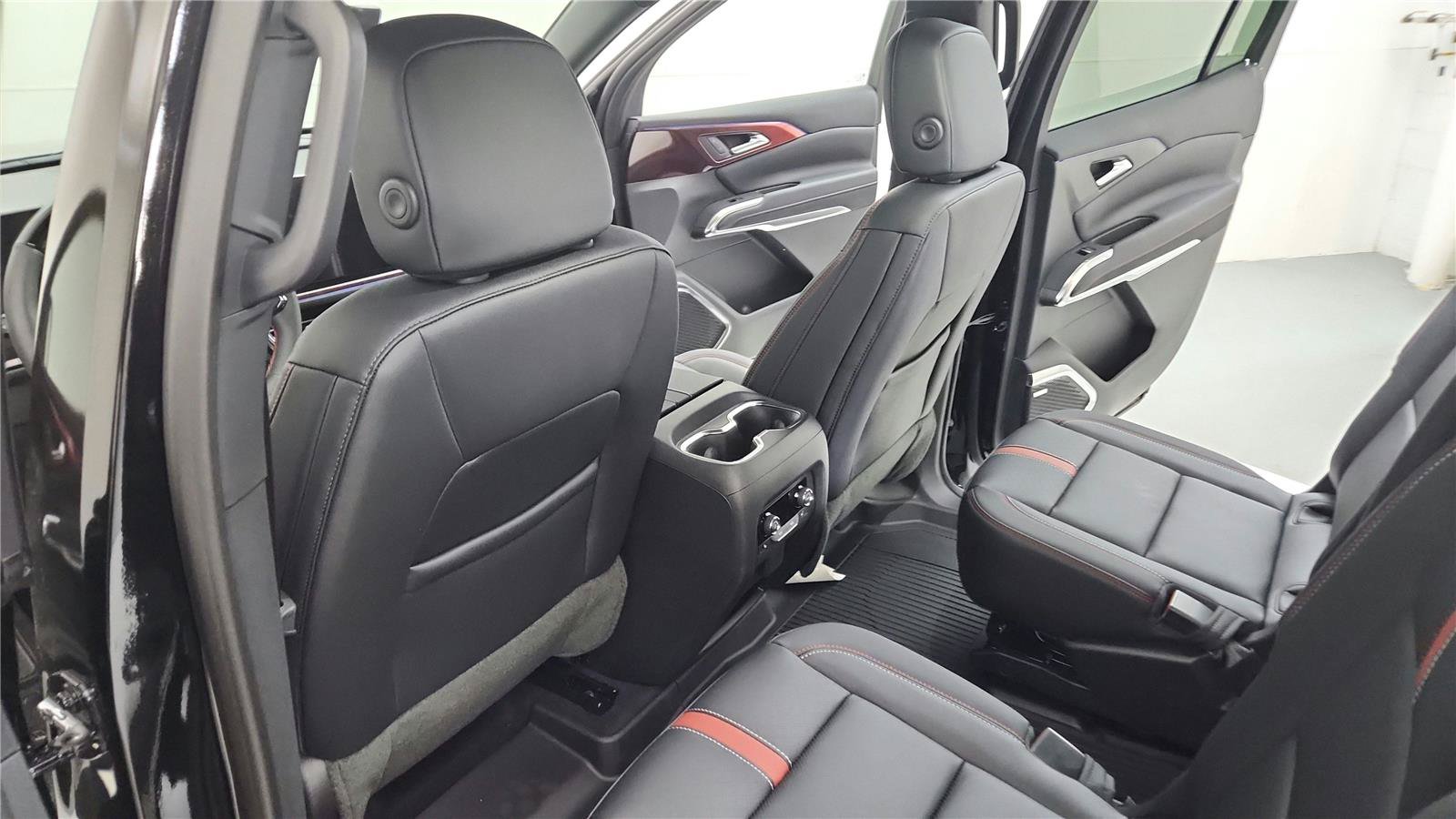 New 2026 Chevrolet Traverse RS AWD/4WD image 12