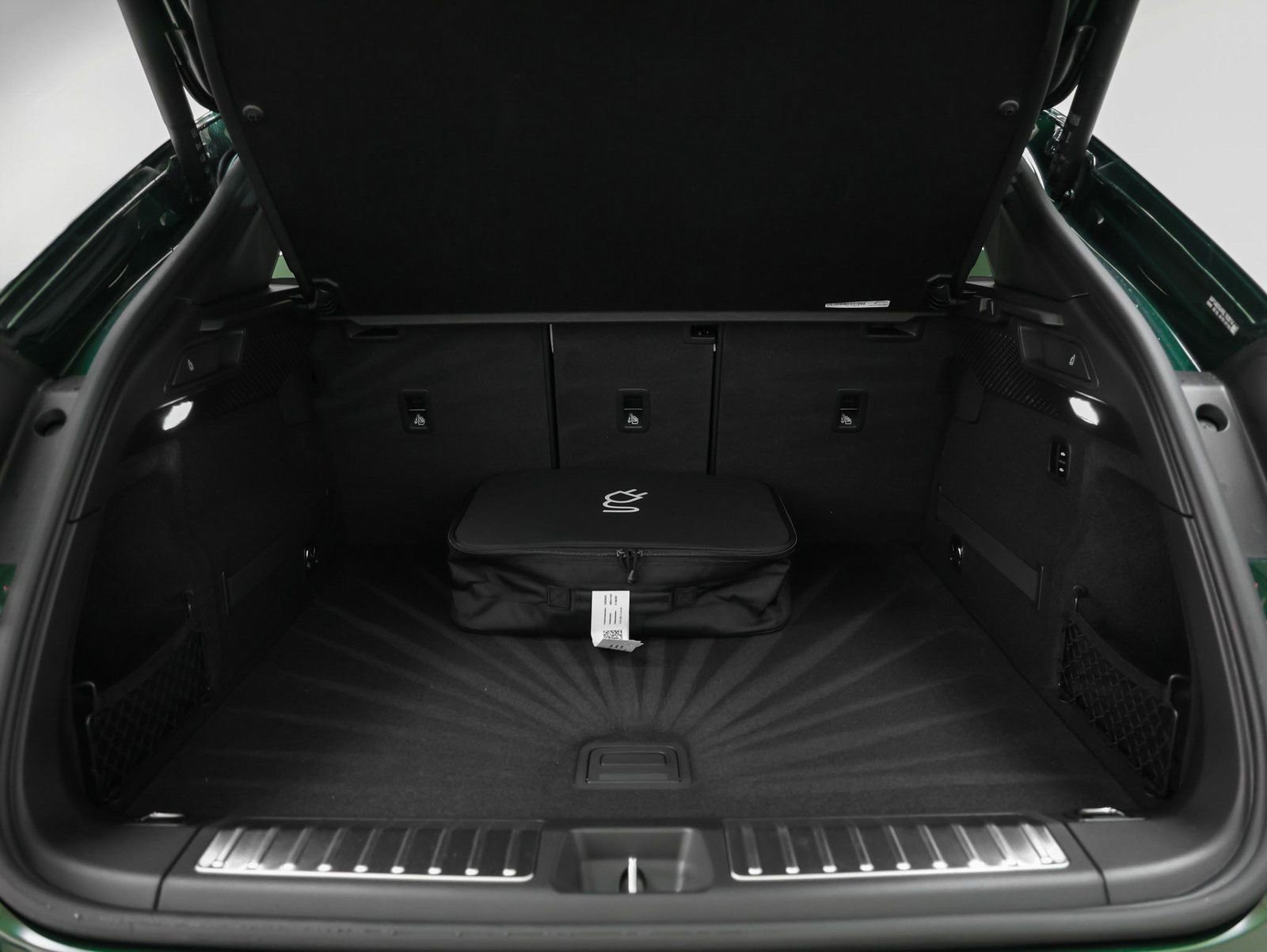 New 2025 Porsche Macan 4S Electric image 19