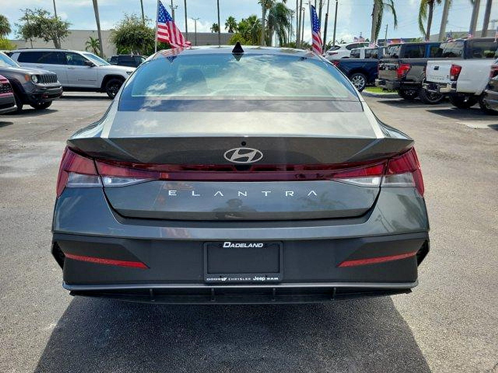 Used 2026 Hyundai Elantra SE FWD image 6