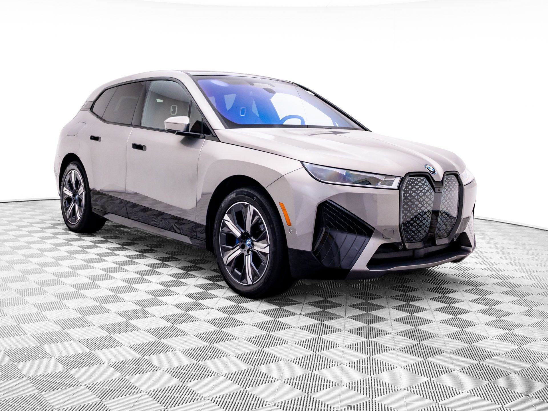 Certified 2024 BMW iX xDrive50 w/ Premium Package AWD/4WD image 8