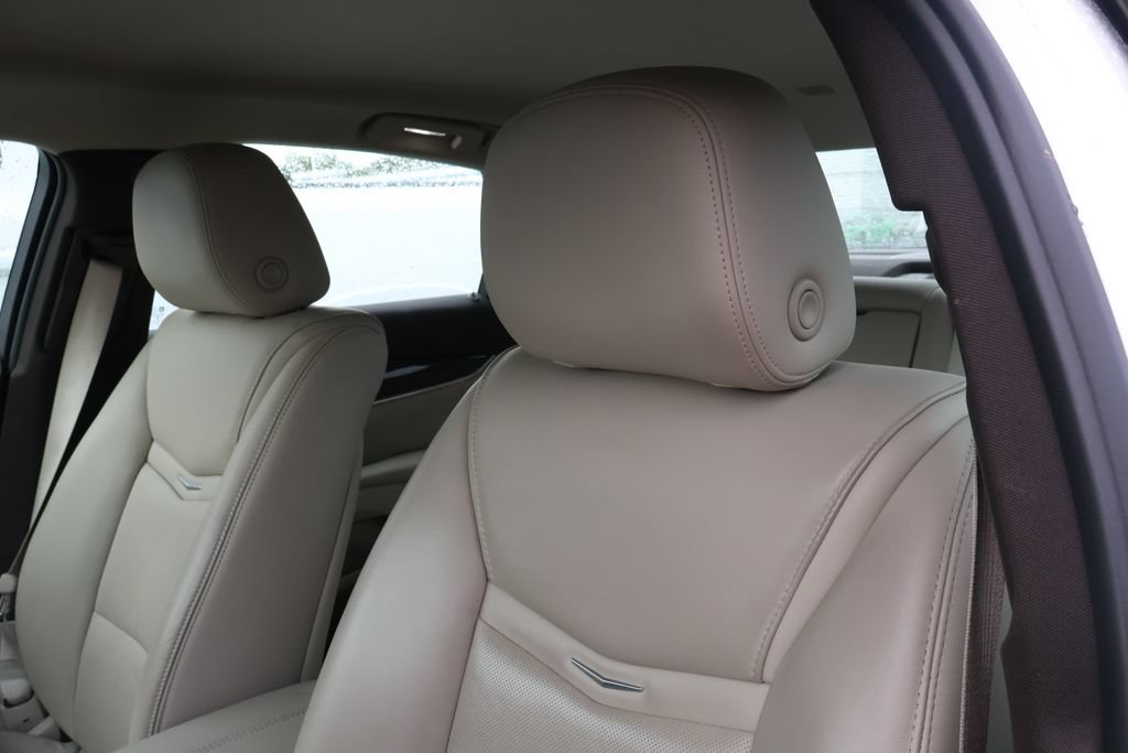 Used 2016 Cadillac XTS Luxury w/ LPO, Protection Package FWD image 11