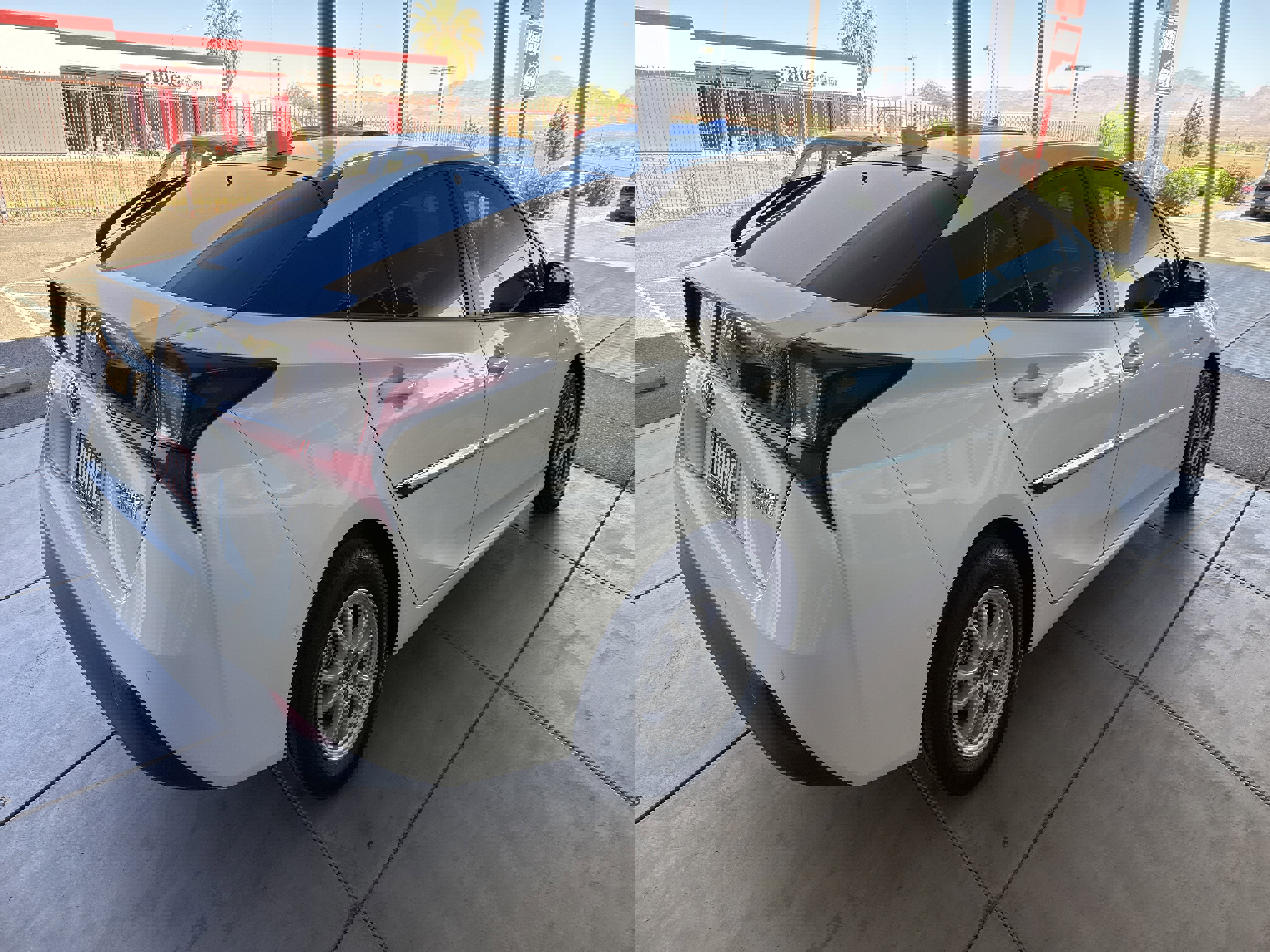 Used 2020 Toyota Prius LE w/ Carpet Mat Package image 4