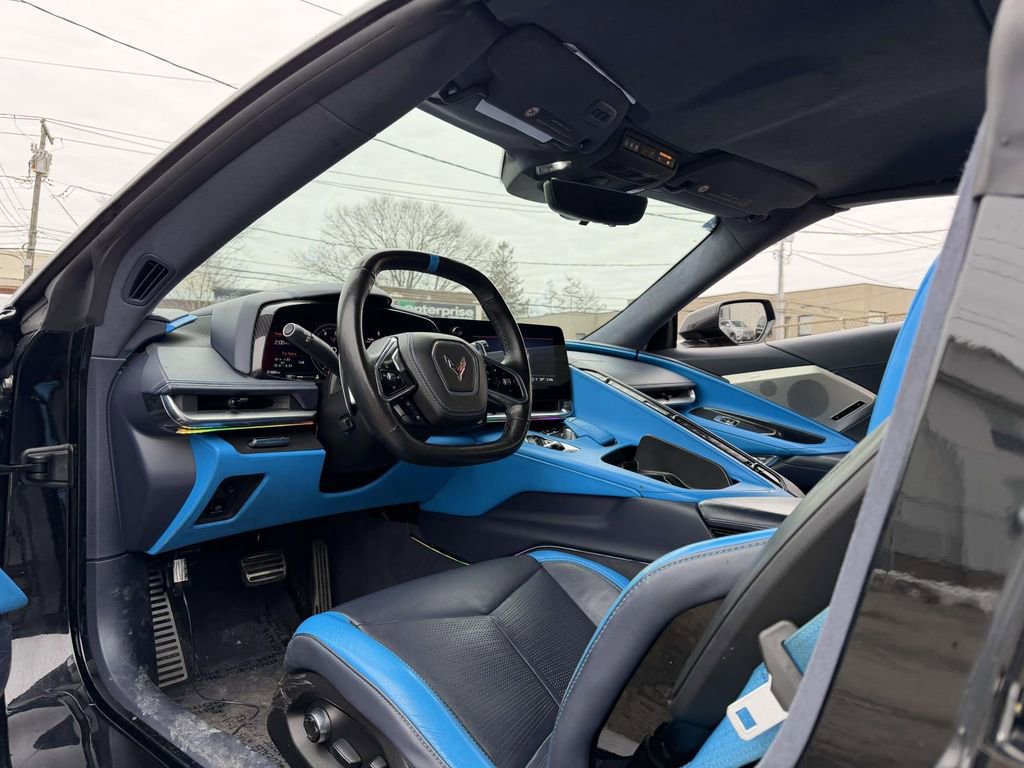 Used 2021 Chevrolet Corvette Stingray Premium Conv w/ Z51 Performance Package image 17