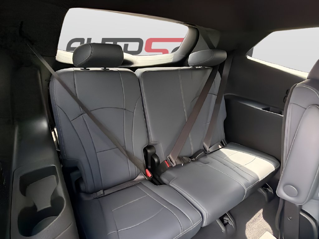 Used 2023 Buick Enclave Essence w/ Sport Touring Edition FWD image 26