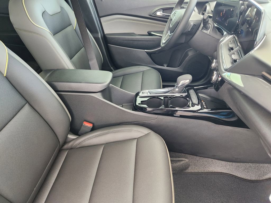 New 2026 Chevrolet Trax ACTIV w/ Sunroof Package FWD image 10