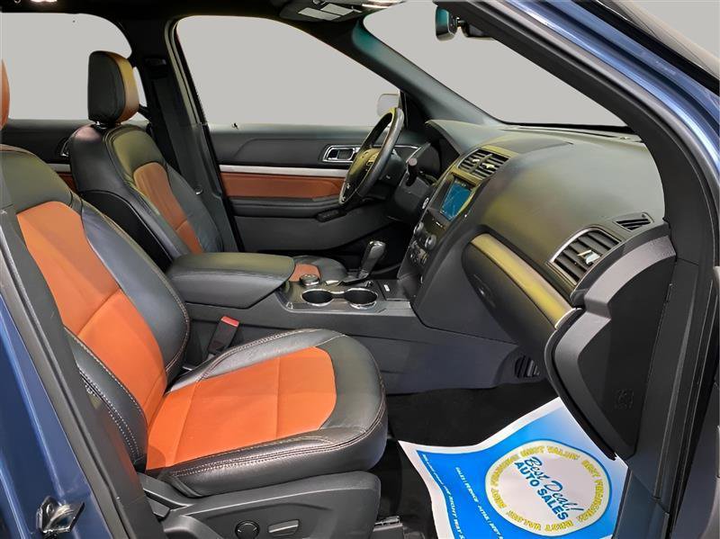 Used 2019 Ford Explorer XLT w/ Equipment Group 202A AWD/4WD image 11