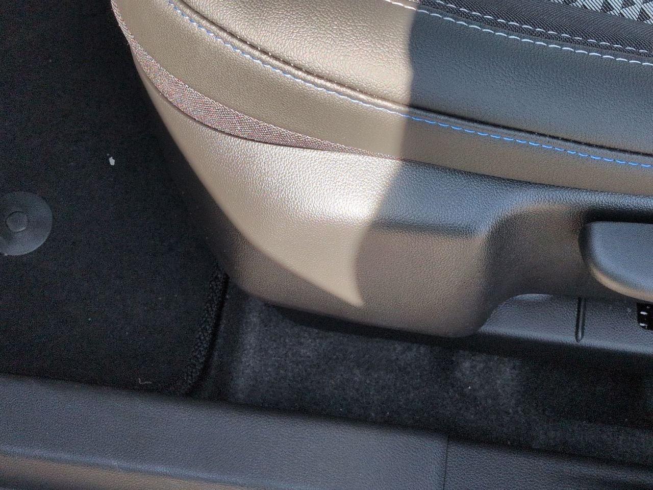 New 2026 Chevrolet Trax LT w/ Driver Confidence Package FWD image 36