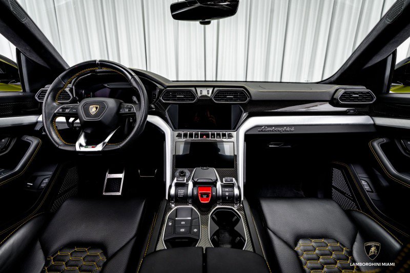 Used 2019 Lamborghini Urus image 32