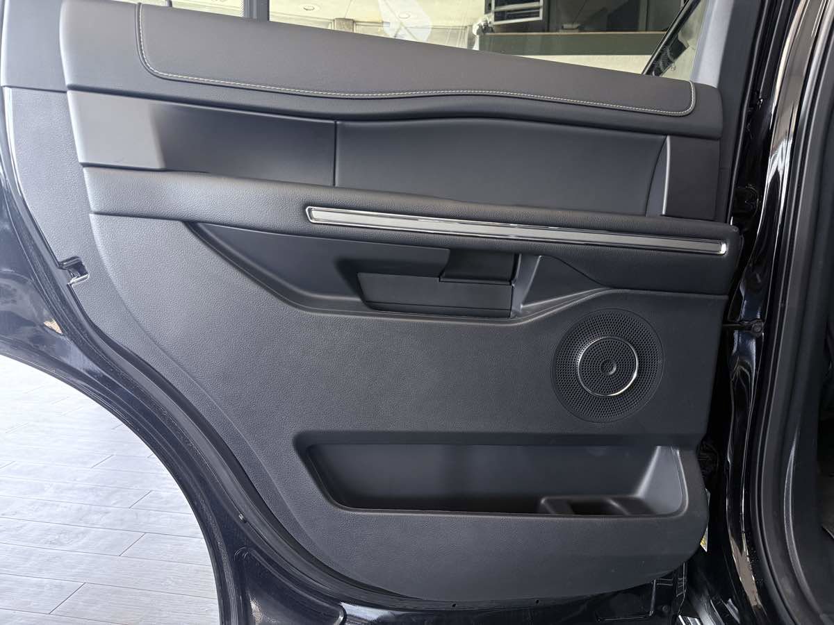 Used 2024 Ford Expedition XLT image 24