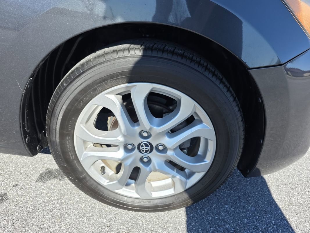 Used 2017 Toyota Yaris iA image 34