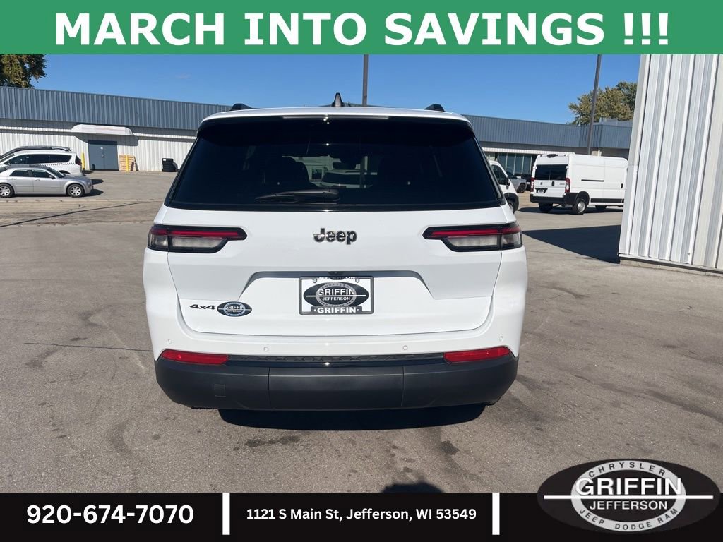 Used 2025 Jeep Grand Cherokee L Laredo image 4