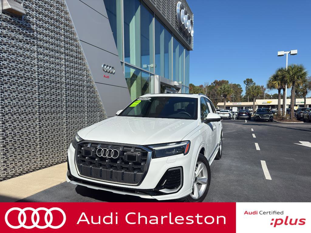 Used 2025 Audi Q7 Premium w/ Convenience Package