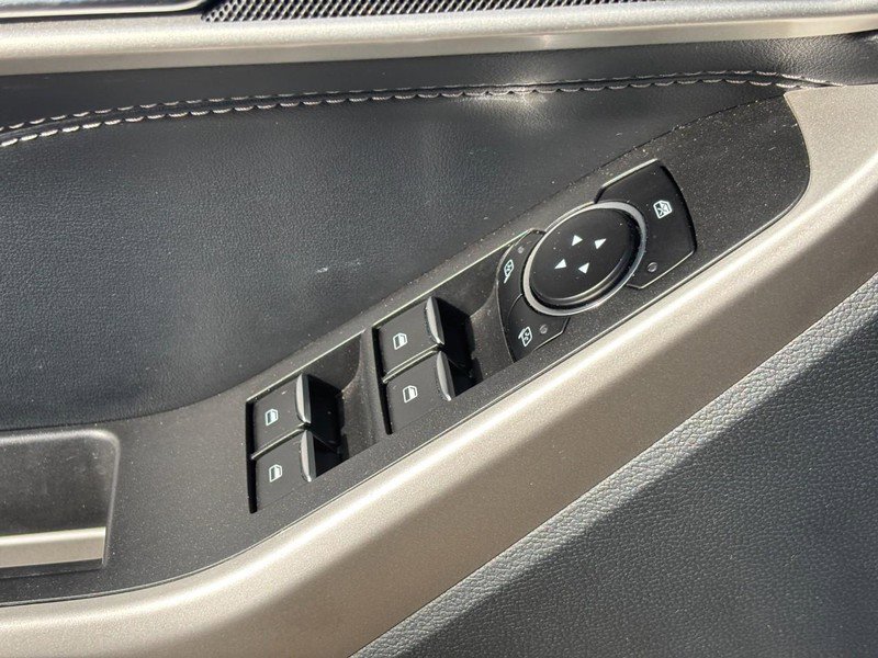 Used 2022 Ford Explorer XLT w/ Equipment Group 202A image 18