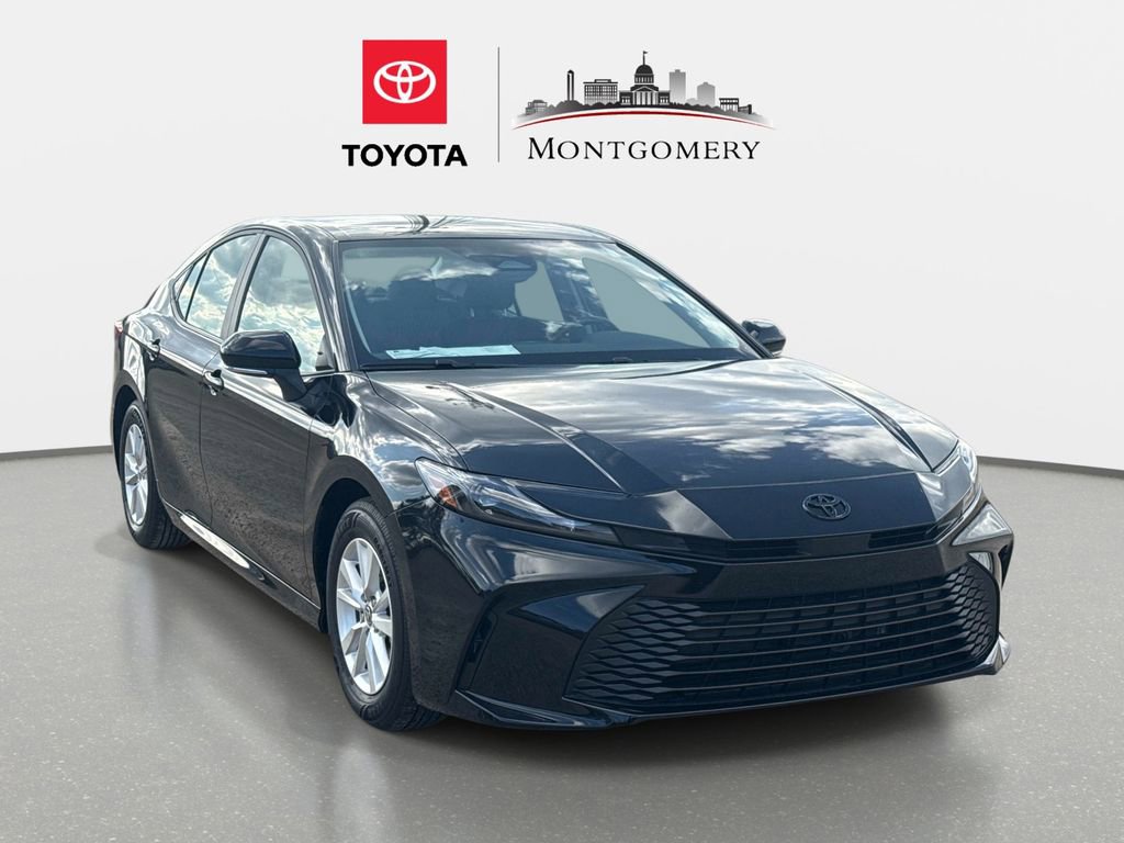 Used 2025 Toyota Camry LE image 1