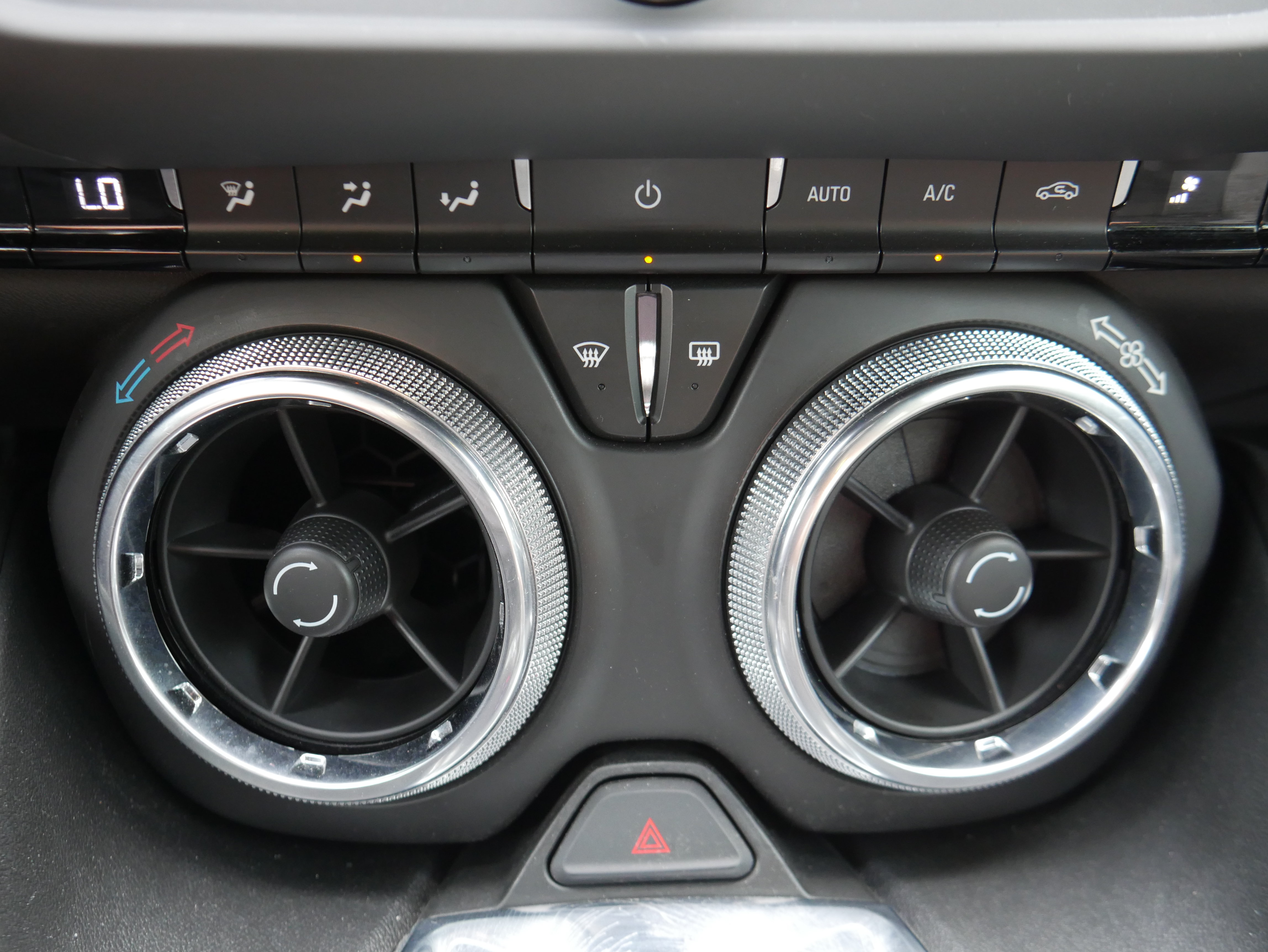 Used 2023 Chevrolet Camaro LT RWD image 18