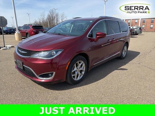 Used 2018 Chrysler Pacifica Touring-L Plus image 1