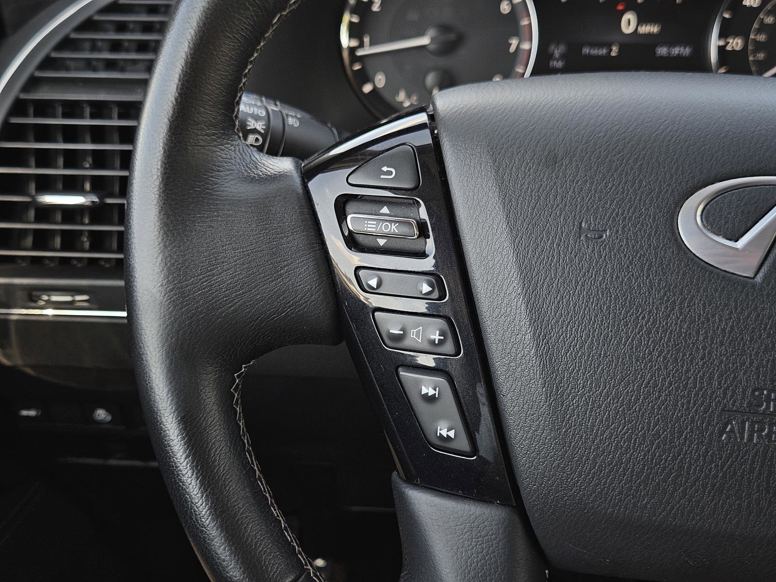 Used 2024 INFINITI QX80 Luxe image 17