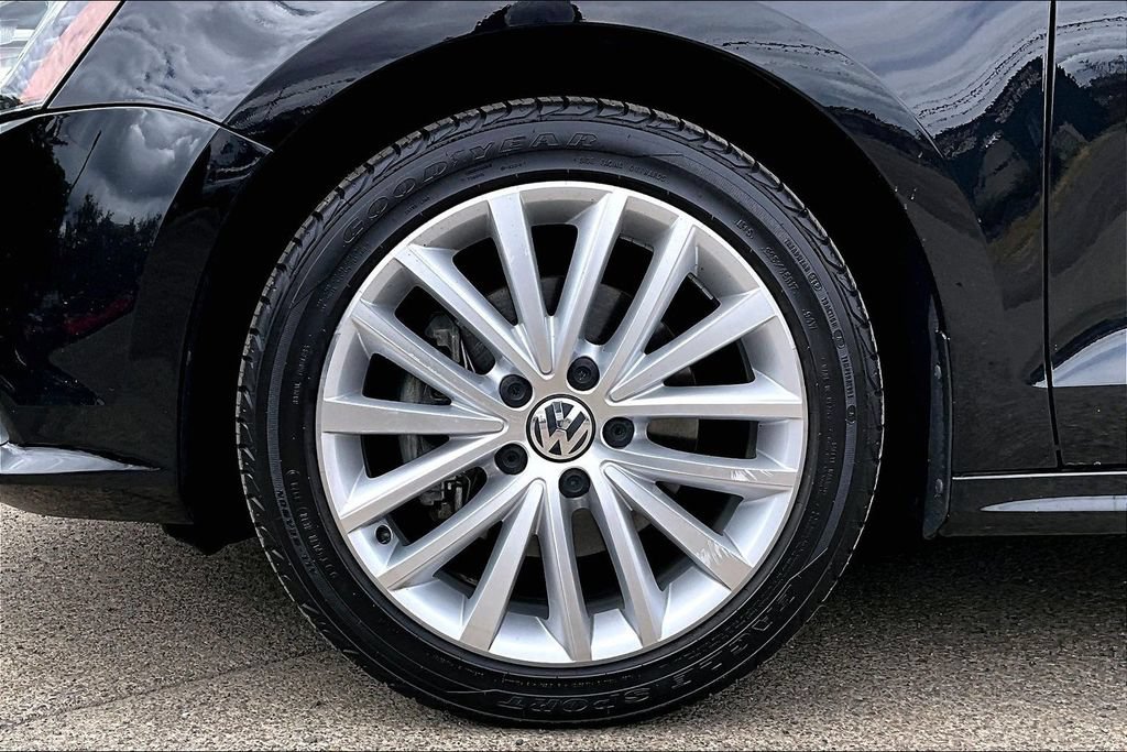 Used 2016 Volkswagen Jetta SEL FWD image 12