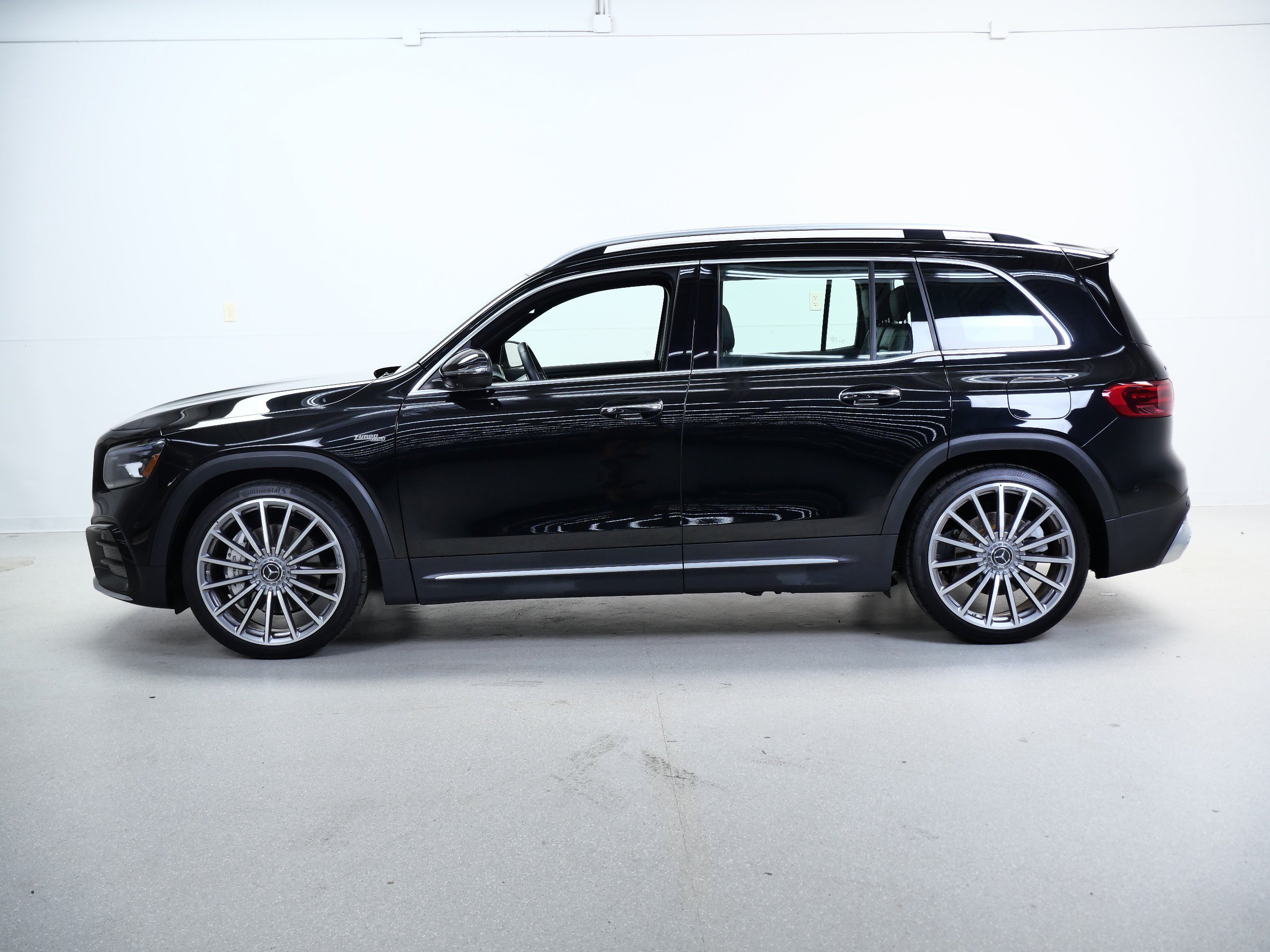 Used 2024 Mercedes-Benz GLB 35 AMG 4MATIC image 10