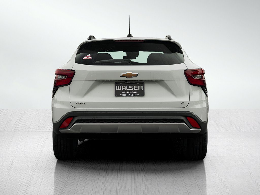 New 2026 Chevrolet Trax LT w/ LT Convenience Package FWD image 5