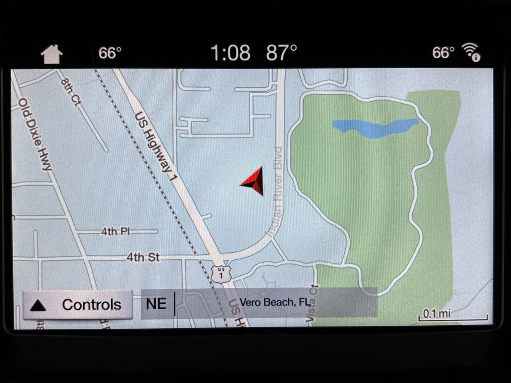 Used 2018 Ford Explorer XLT w/ Equipment Group 202A FWD image 26