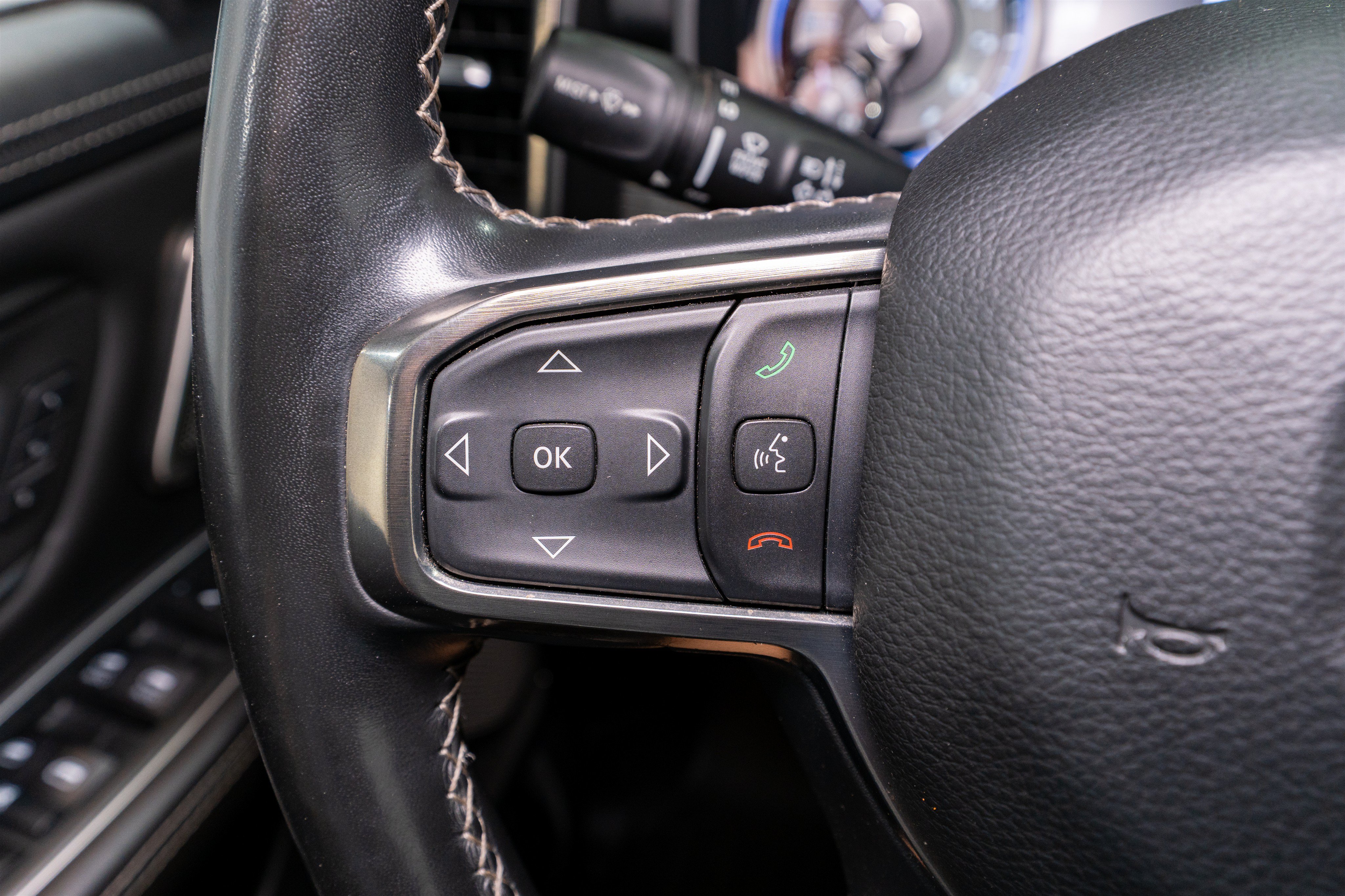 Used 2020 RAM 1500 Limited w/ Black Appearance Package AWD/4WD image 28