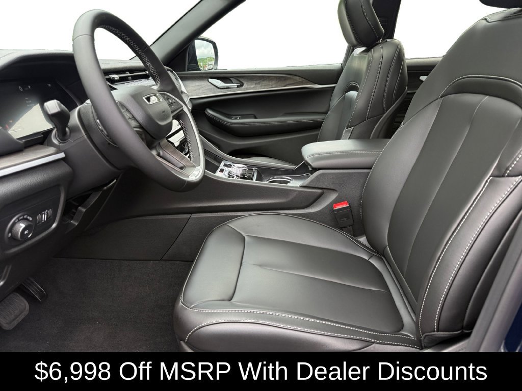 New 2026 Jeep Grand Cherokee Limited w/ Limited Altitude Package AWD/4WD image 9
